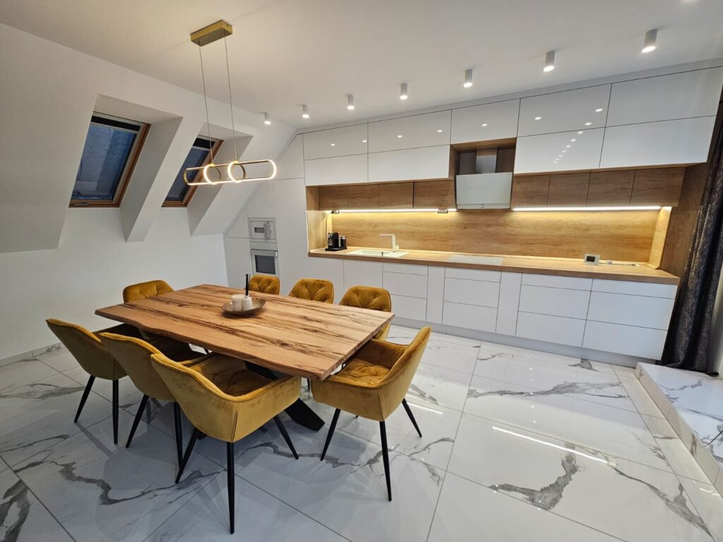 6500 Baja, Szabadság út