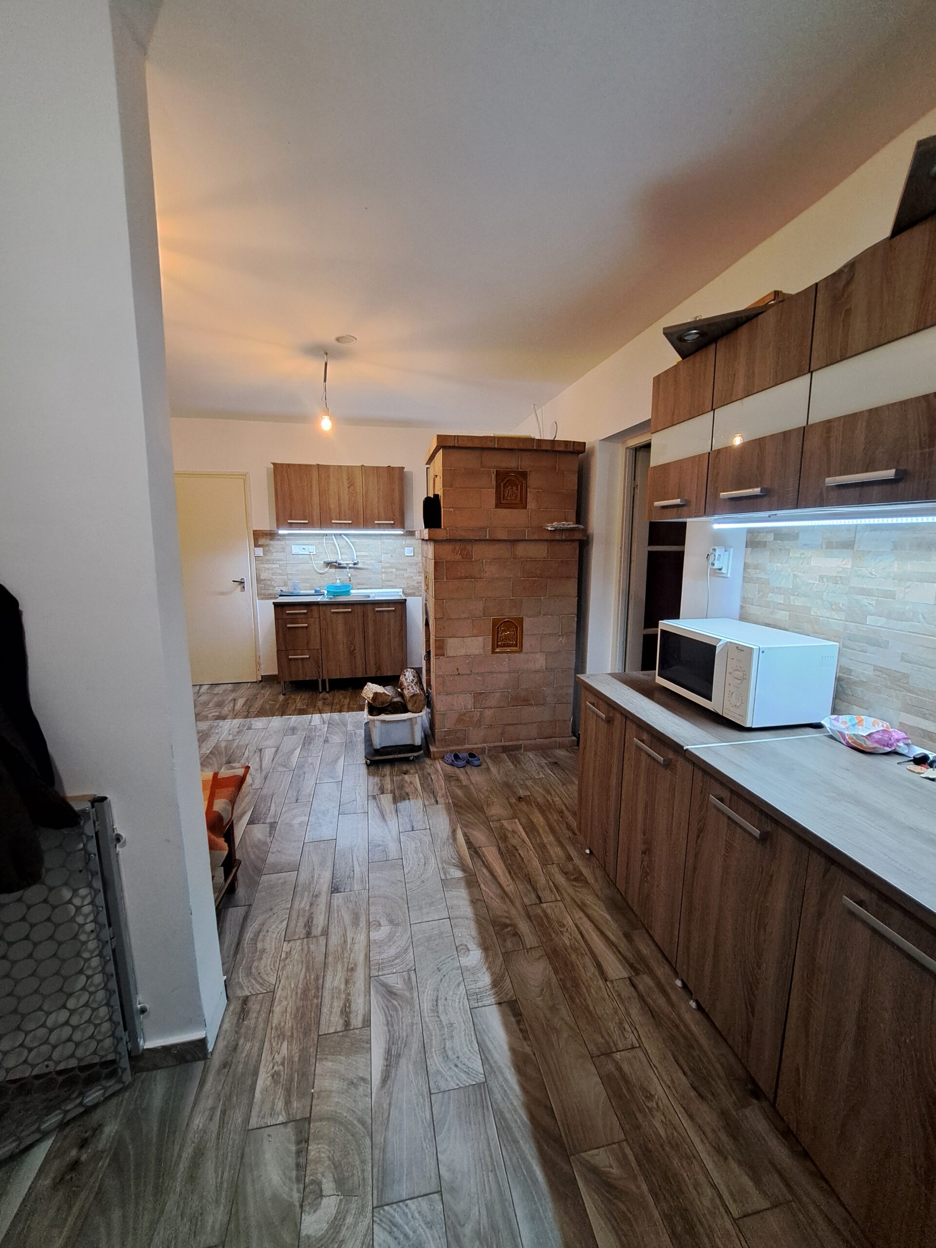 🏡🔥 ELADÓ TELJESKÖRŰEN FELÚJÍTOTT CSALÁDI HÁZ Pörböly TERÜLETÉN – AZONNAL KÖLTÖZHETŐ, KOMPLEX MEGOL