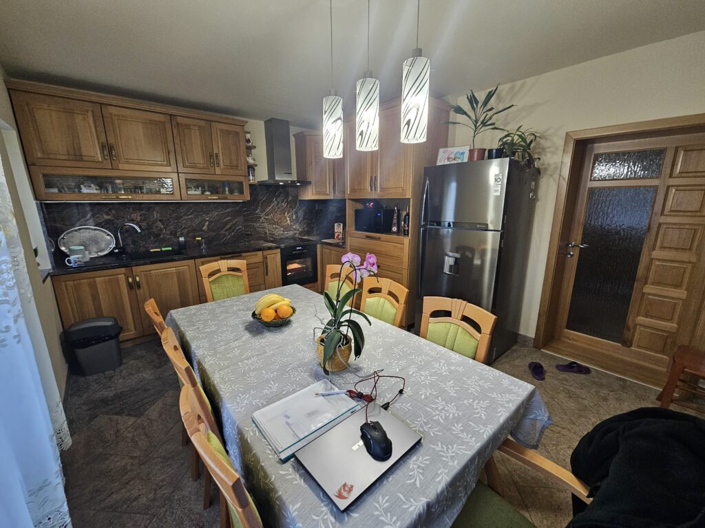 🏡 PRÉMIUM CSALÁDI HÁZ ELADÓ BARANYA VÁRMEGYÉBEN – ÓCSÁRDON 🌳 NAGY TELEK | NAPELEM | TELJES FELÚJÍTÁS | GAZDASÁGI ÉPÜLETEK