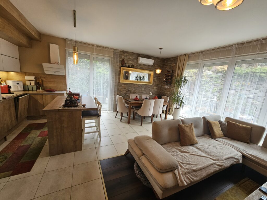 🌞 PANORÁMÁS, TERASZOS OTTHON – ÉLETMÓD INGATLAN, NEM CSAK HÁZ