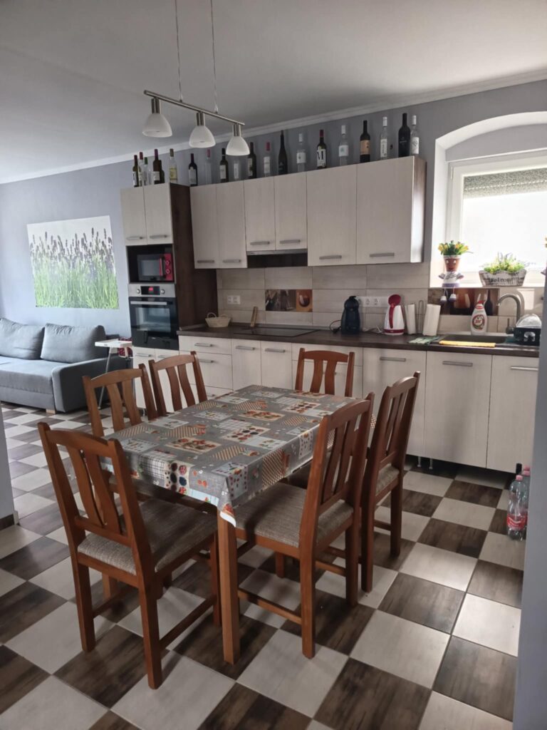 💎 ÉKSZERDOBOZ VILLÁNY SZÍVÉBEN – LAKHATÁS + BEVÉTEL EGY HELYEN