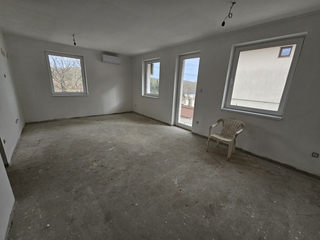 🌿 ÚJ ÉPÍTÉSŰ, EGYSZINTES CSALÁDI HÁZ Kozármislenyben – TERMÉSZETKÖZELI, ÖRÖKPANORÁMÁS KÖRNYEZETBEN