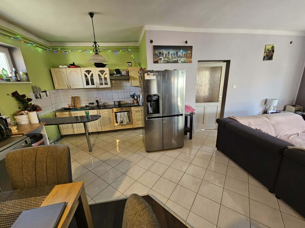 🏡 TELJESEN FELÚJÍTOTT CSALÁDI HÁZ ELADÓ – AZONNAL KÖLTÖZHETŐ SZIGETVÁRON