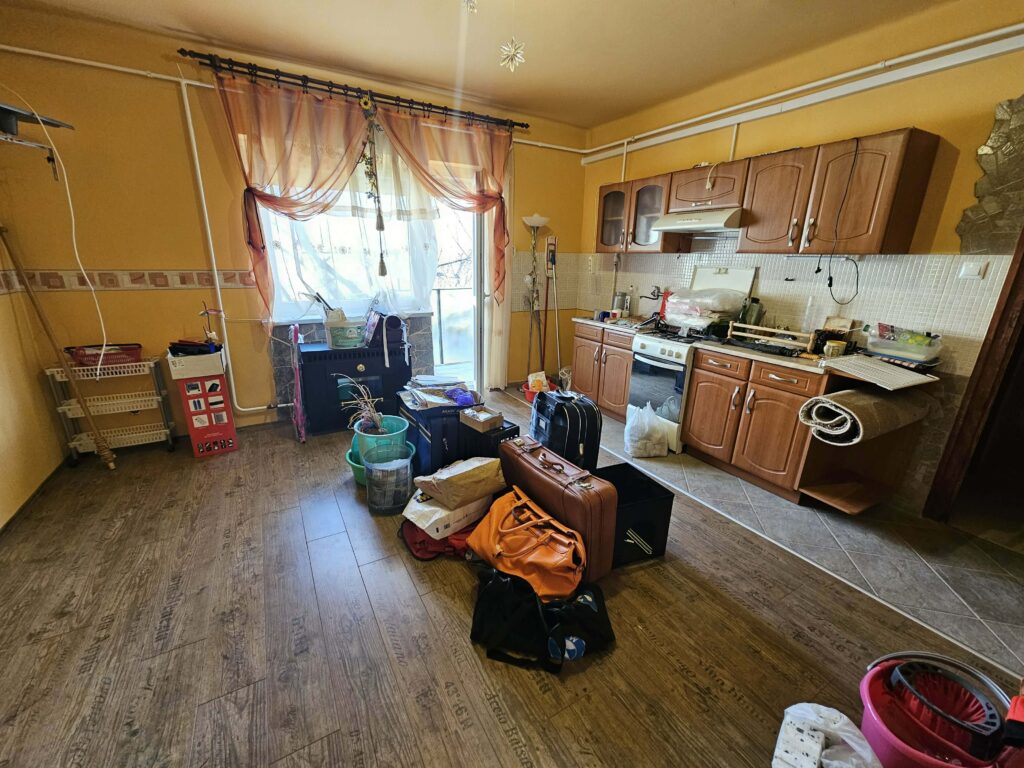 🏡 ELADÓ FELÚJÍTOTT TÉGLA LAKÁS Pécs – KELLER JÁNOS UTCÁBAN