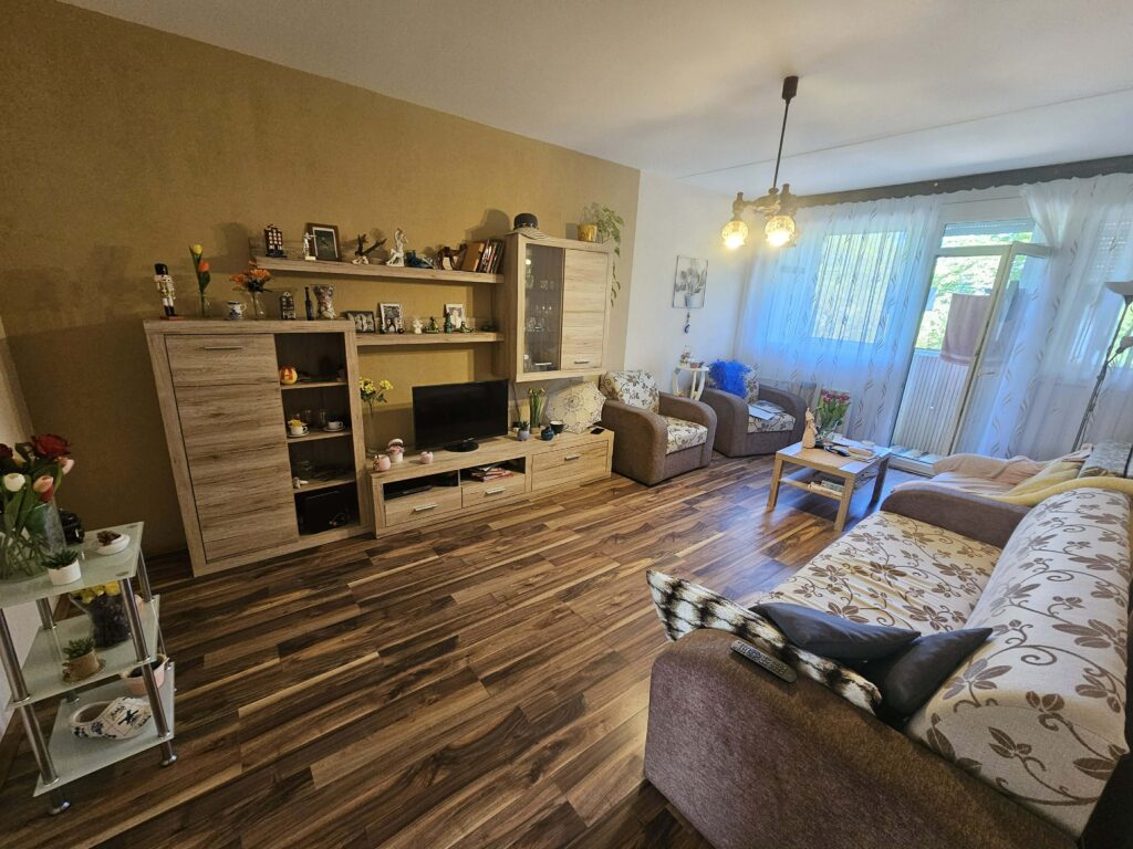 🔥🏡 KERTVÁROSI LAKÁS – 1. EMELET, ERKÉLY, KLÍMA – AZONNAL KÖLTÖZHETŐ! 🏡🔥