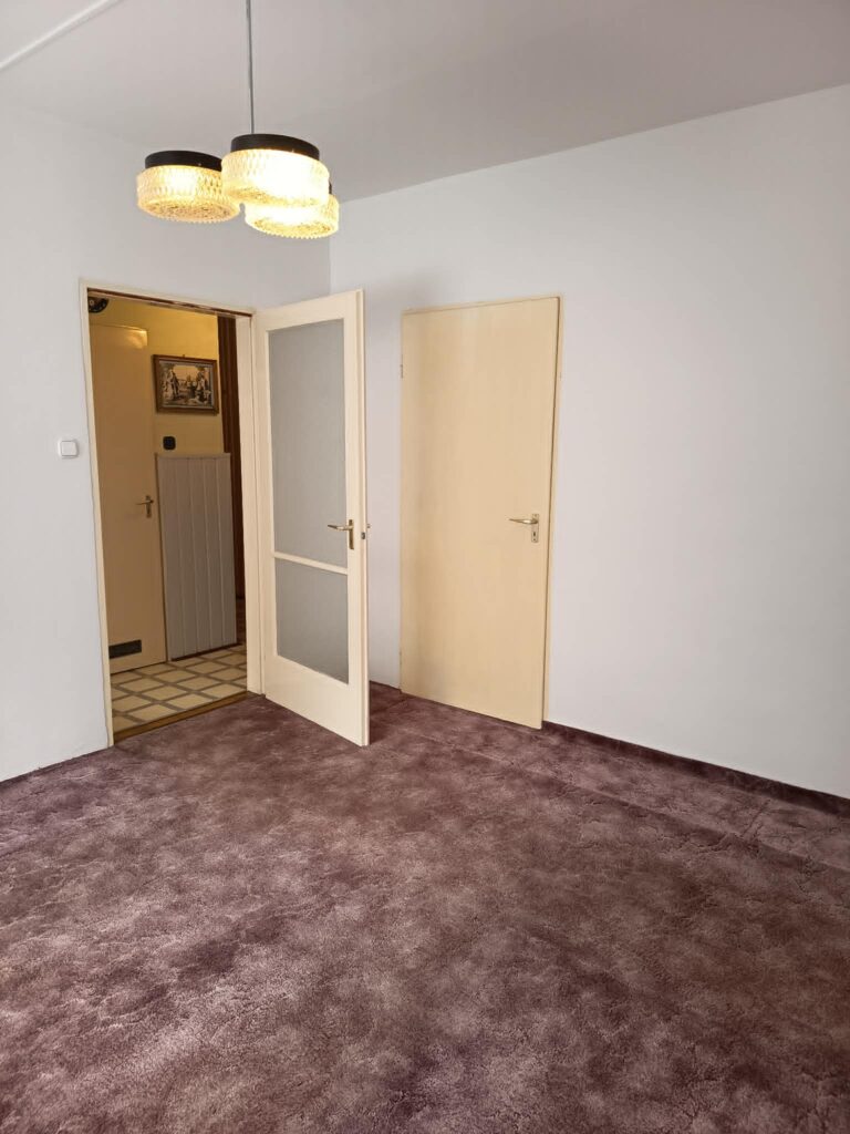 🏡✨ ELADÓ PANELLAKÁS PÉCS-KERTVÁROSBAN – KIVÁLÓ ÁR/ÉRTÉK ARÁNY! ✨🏡