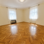 🏡✨ FRISSEN FELÚJÍTOTT TÉGLALAKÁS A BELVÁROSBAN – KIVÁLÓ BEFEKTETÉS VAGY SAJÁT OTTHON! ✨🏡