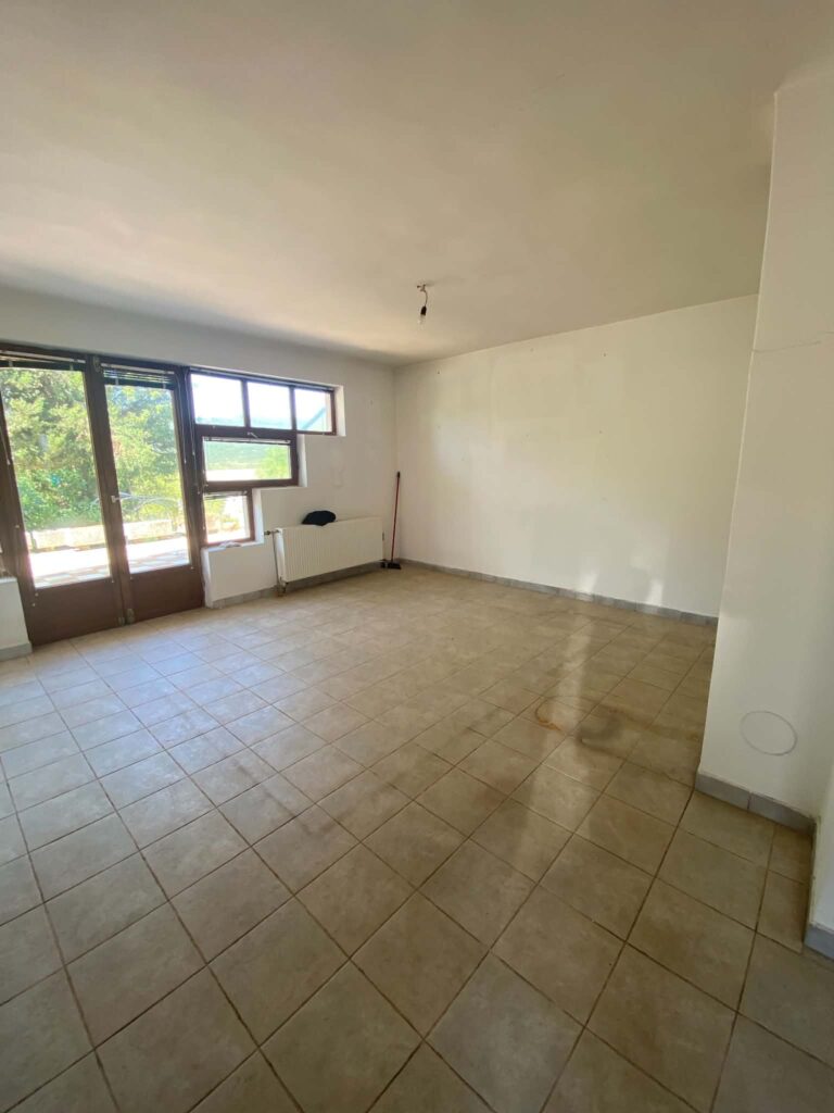 🏡🌳 HOSSZÚHETÉNY EGYIK LEGJOBB AJÁNLATA! TÁGAS, 5 SZOBÁS CSALÁDI HÁZ HATALMAS TELEKKEL, DUPLA GARÁZZSAL! 🌳🏡