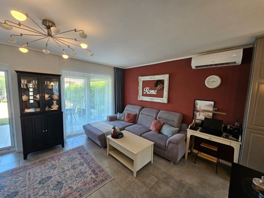 🏡 ELADÓ KÉTSZINTES, 4 SZOBÁS SORHÁZI OTTHON KOZÁRMISLENYBEN!