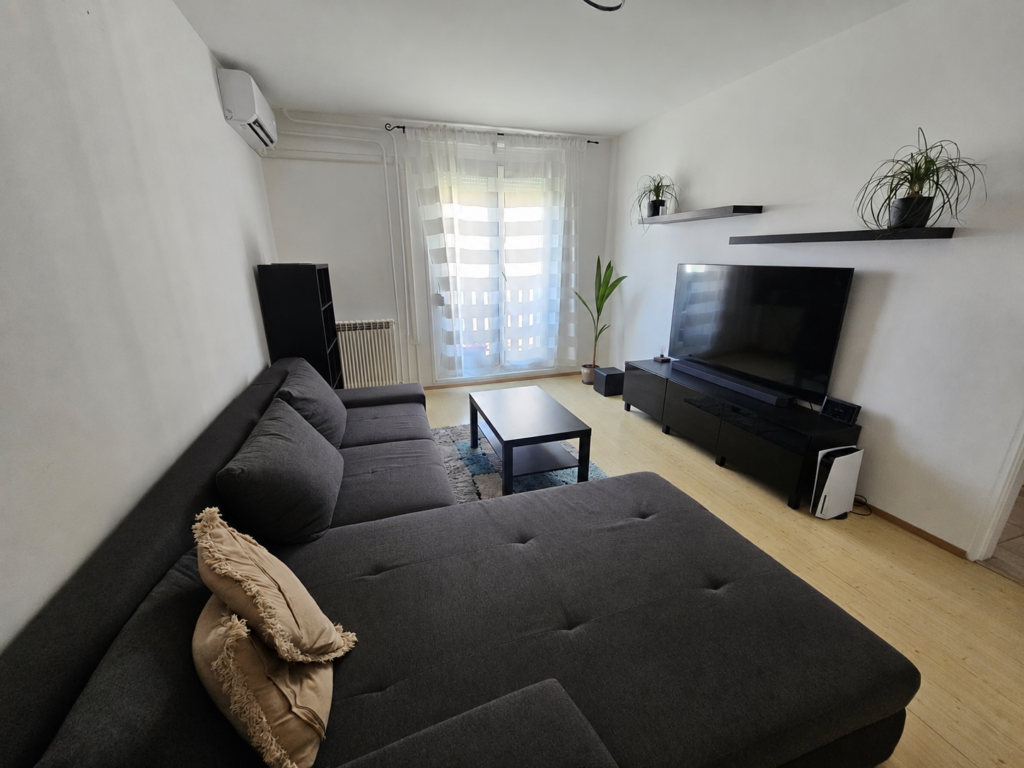 🏡🔥 PÉCS EGYIK LEGKERESETTEBB LOKÁCIÓJÁBAN LAKÁS ELADÓ! – SZIGETI ÚT, AZ ORVOSI EGYETEM SZOMSZÉDSÁGÁBAN! 🔥🏡